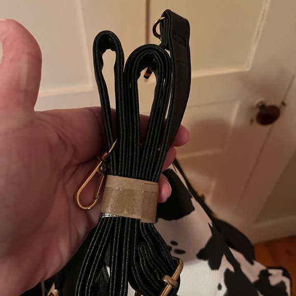 Faux leather Cow print shoulder bag. NWOT - Picture 4 of 4